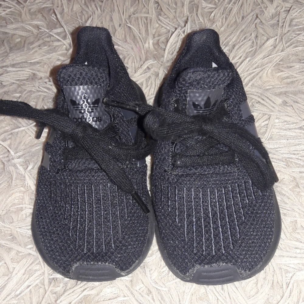 Adidas originals swift run toddler black shoes